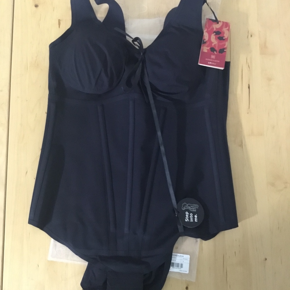 NWT 1X HONEYLOVE Boldness Bodysuit Black